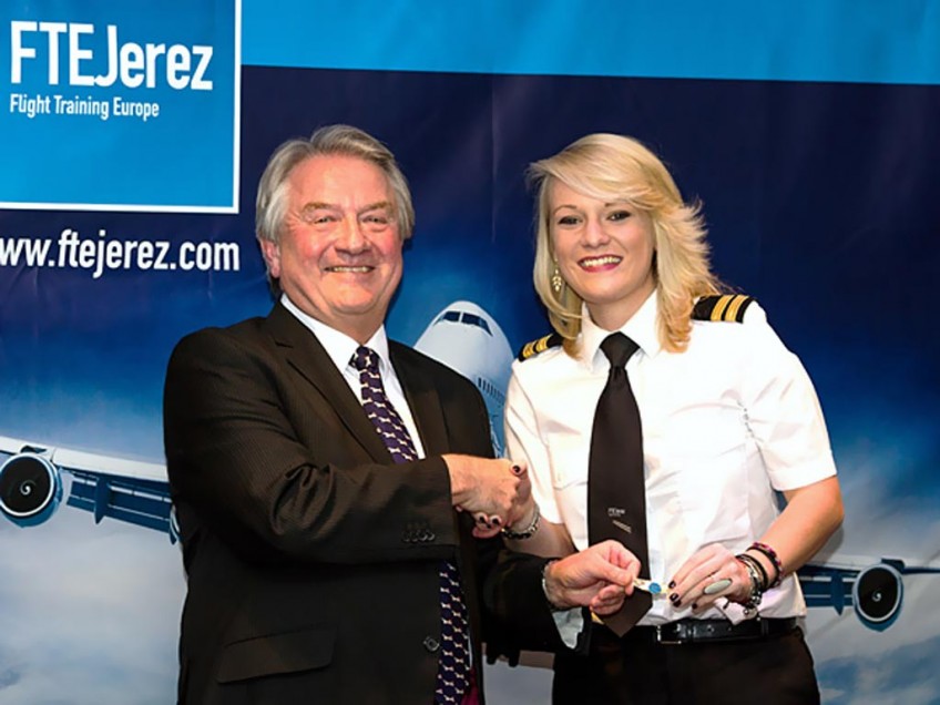 Ex British Airways Concorde Chief Pilot’s daughter graduates from FTEJerez