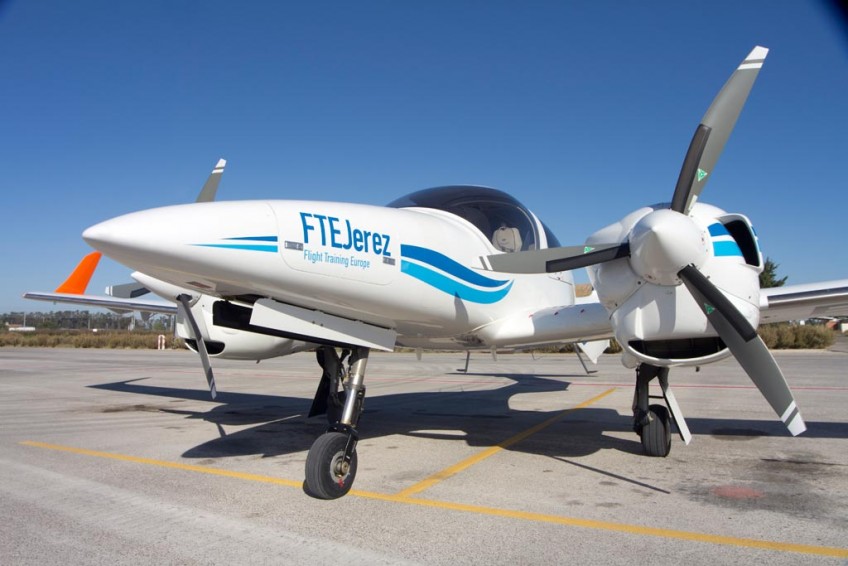 FTEJerez takes delivery of it’s 5th new Diamond DA-42 Aircraft