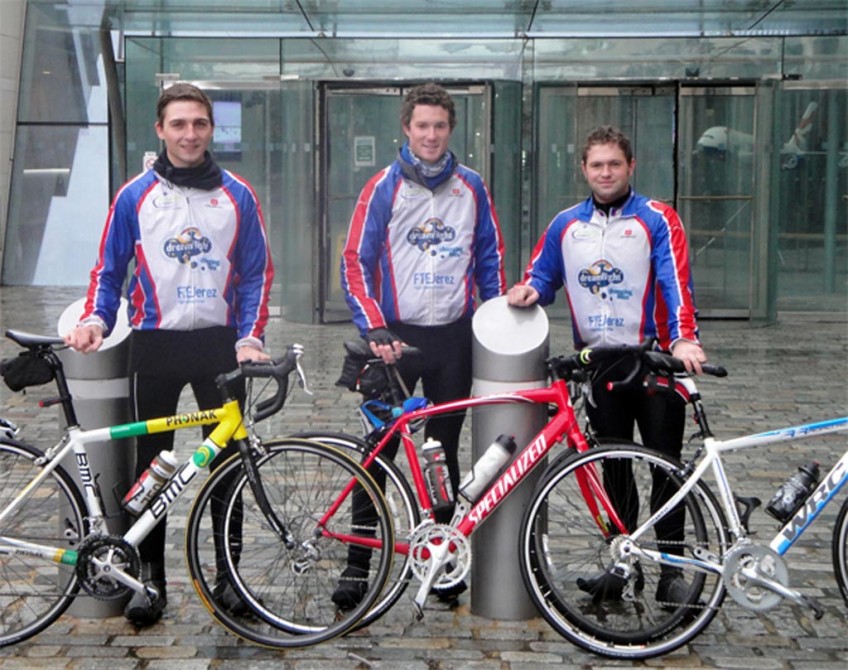 FTEJerez / BA FPP Graduates cycle from Jerez to London!