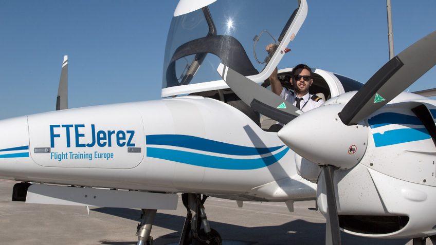FTEJerez adds a sixth brand new Diamond DA-42 Aircraft to its fleet