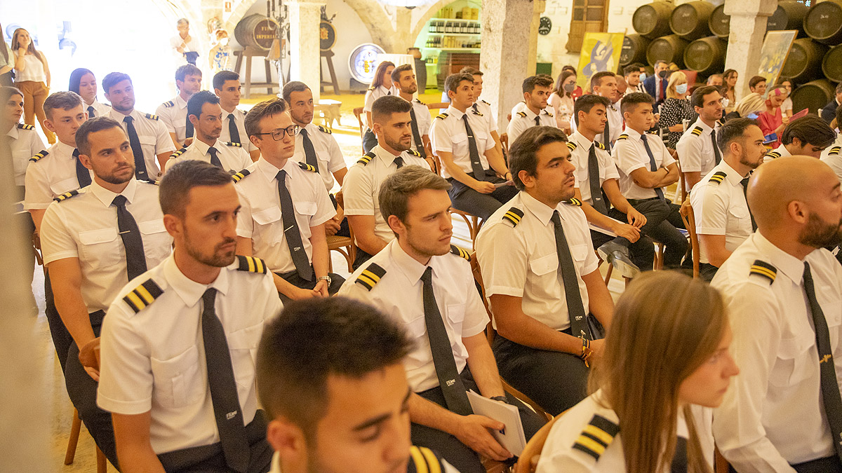 Graduation of courses 206 and 207