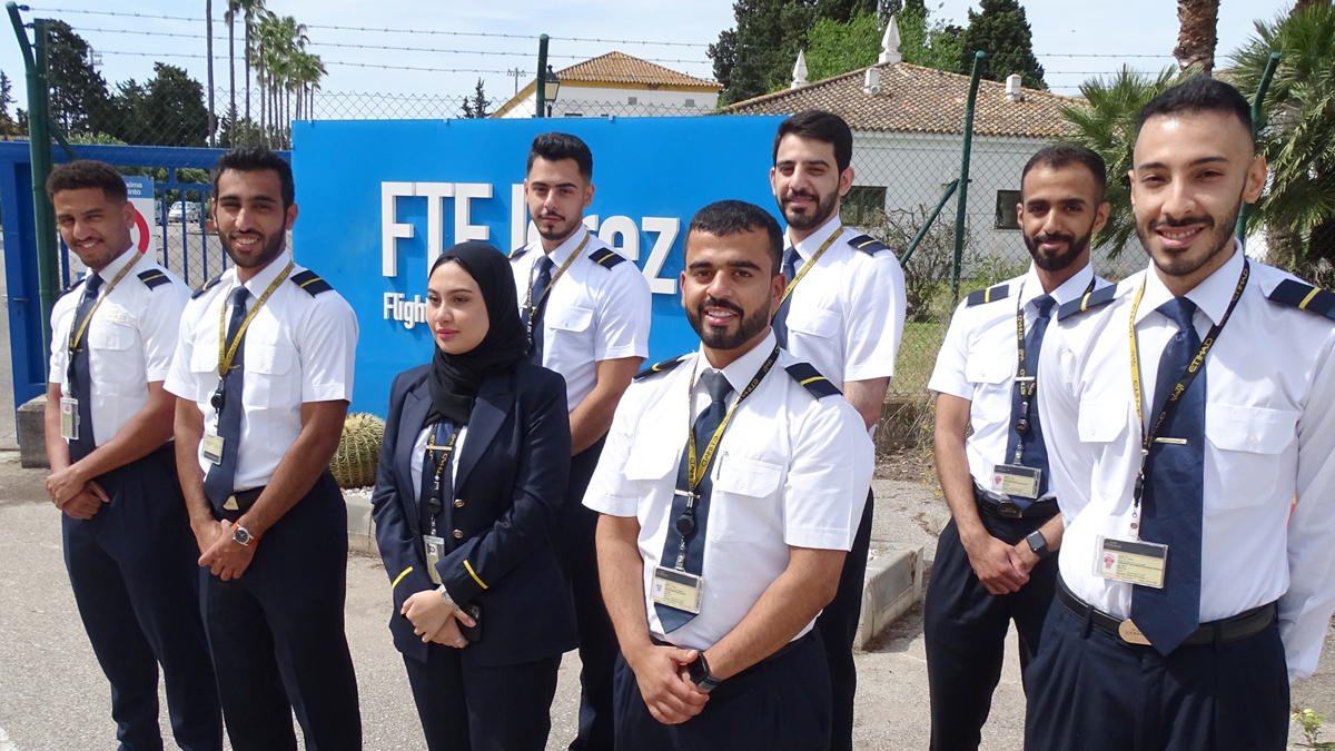 The first course of Etihad Airways completes their training at FTEJerez